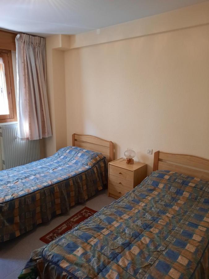 Habitaciones Pension El Parque Sabiñánigo Esterno foto