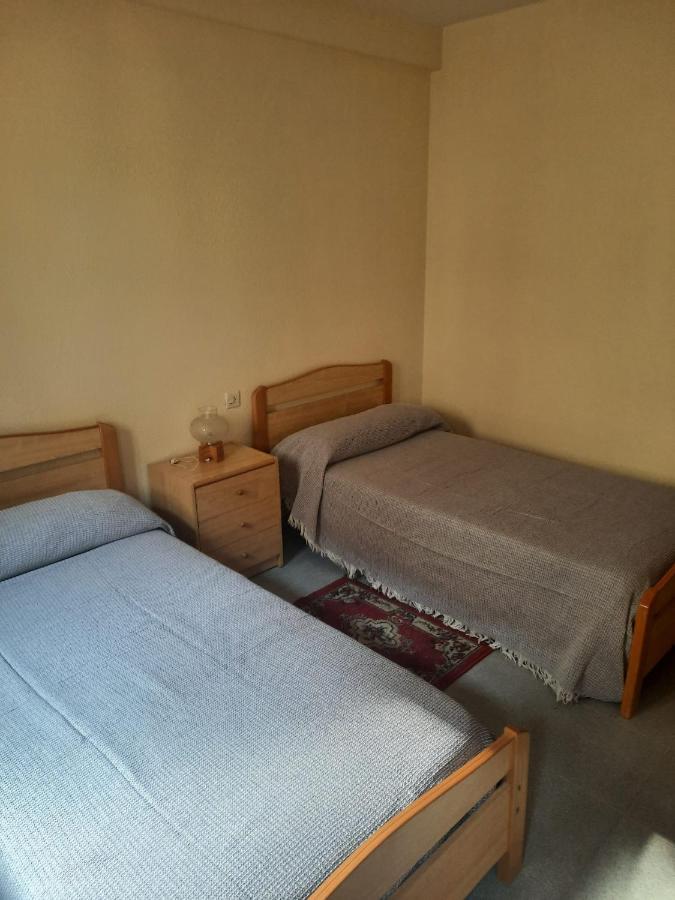 Habitaciones Pension El Parque Sabiñánigo Esterno foto